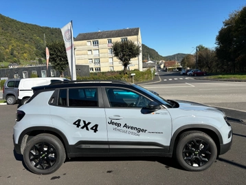 Image véhicule  Jeep AVENGER (11)