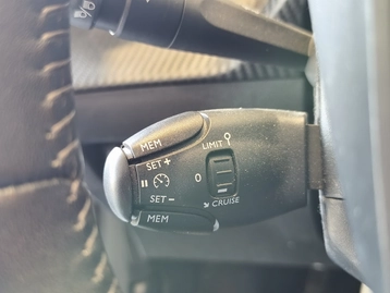 Image véhicule  Peugeot 208 (13)