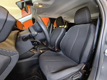 Image véhicule  Peugeot 208 (4)
