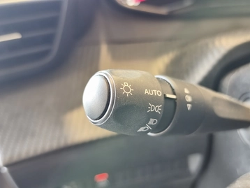 Image véhicule  Peugeot 208 (12)