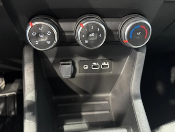 Image véhicule  Renault CLIO (17)