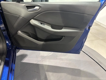 Image véhicule  Renault CLIO (25)