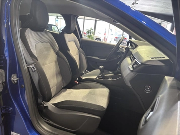 Image véhicule  Renault CLIO (27)