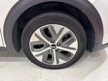 Image véhicule Kia E-NIRO (35) Image véhicule Kia E-NIRO (35)