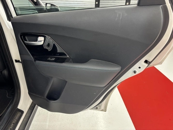 Image véhicule Kia E-NIRO (25) Image véhicule Kia E-NIRO (25)