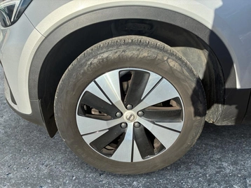 Image véhicule  Volvo XC40 (6)