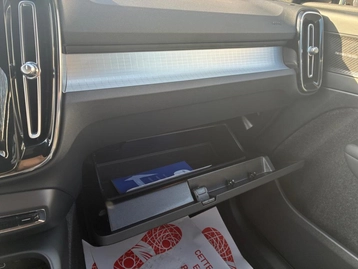 Image véhicule  Volvo XC40 (37)