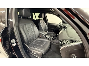 Image véhicule  BMW X3 (49) Image véhicule  BMW X3 (49)