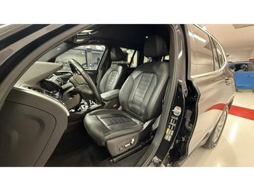 Image véhicule  BMW X3 (11) Image véhicule  BMW X3 (11)