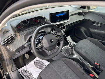 Image véhicule  Peugeot 208 (4)