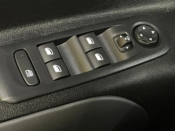 Image véhicule  Citroën BERLINGO (8) Image véhicule  Citroën BERLINGO (8)