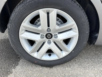 Image véhicule  Renault CLIO (19)