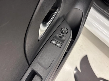 Image véhicule Opel CORSA (8) Image véhicule Opel CORSA (8)