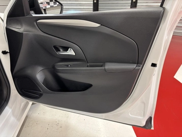 Image véhicule Opel CORSA (24) Image véhicule Opel CORSA (24)