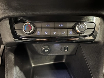 Image véhicule Opel CORSA (15) Image véhicule Opel CORSA (15)