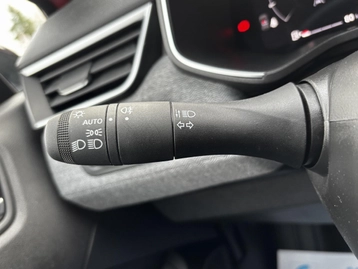 Image véhicule  Renault CLIO (9)