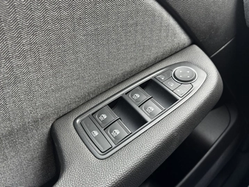 Image véhicule  Renault CLIO (30)