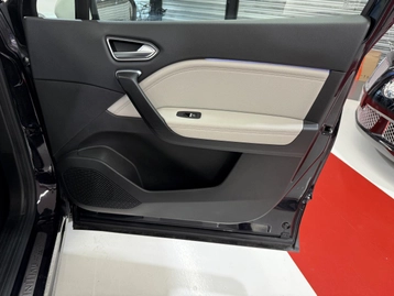 Image véhicule  Renault CAPTUR (34)