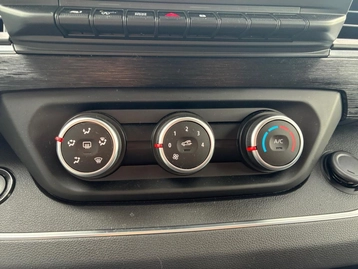 Image véhicule  Renault TRAFIC (36)
