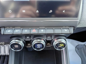 Image véhicule Renault CLIO (28) Image véhicule Renault CLIO (28)