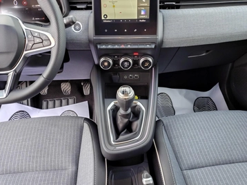 Image véhicule Renault CLIO (15) Image véhicule Renault CLIO (15)