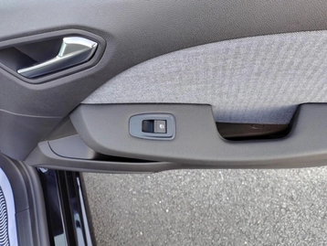 Image véhicule Renault CLIO (42) Image véhicule Renault CLIO (42)