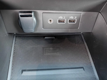 Image véhicule Renault CLIO (14) Image véhicule Renault CLIO (14)