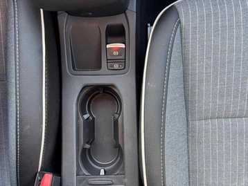 Image véhicule  Renault CLIO (37)