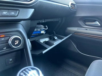 Image véhicule  Dacia SANDERO (35)