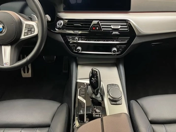 Image véhicule  BMW SÉRIE 5 TOURING (6)