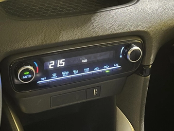 Image véhicule  Toyota YARIS (23)