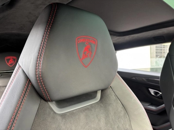 Image véhicule  Lamborghini URUS (36)
