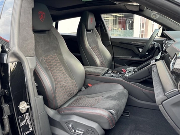 Image véhicule  Lamborghini URUS (24)