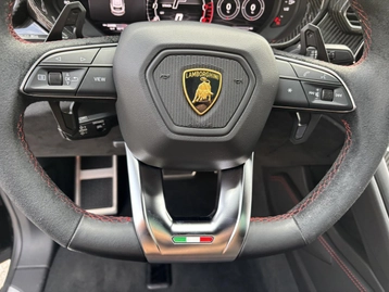Image véhicule  Lamborghini URUS (40)