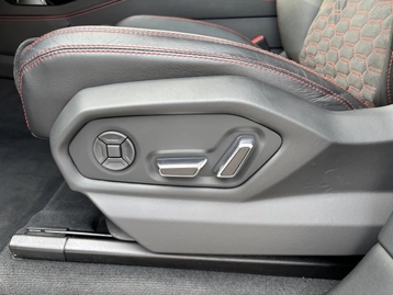 Image véhicule  Lamborghini URUS (16)