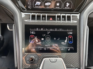 Image véhicule  Lamborghini URUS (13)