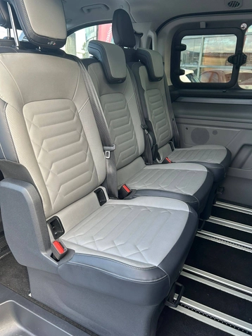 Image véhicule  Ford Tourneo Custom Tourneo Custom Bus (16)