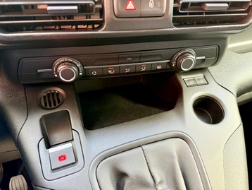 Image véhicule  Opel COMBO CARGO (12)