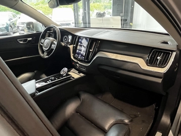 Image véhicule  Volvo XC60 (8)