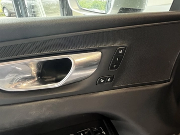 Image véhicule  Volvo XC60 (11)
