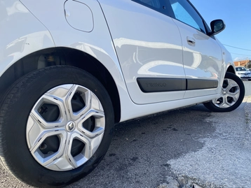 Image véhicule  Renault TWINGO III (3)