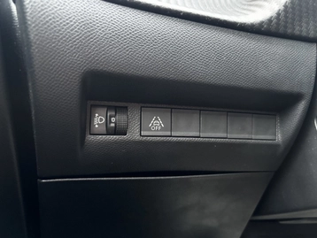 Image véhicule  Peugeot 208 (24)