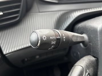 Image véhicule  Peugeot 208 (8)