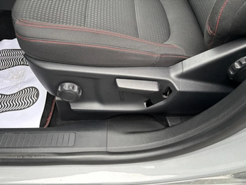 Image véhicule  Ford KUGA (17)