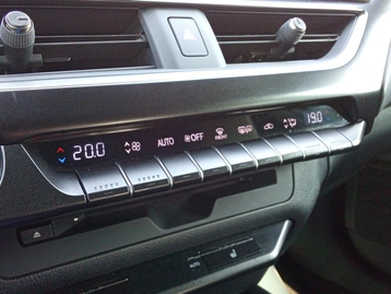 Image véhicule Lexus UX (14) Image véhicule Lexus UX (14)