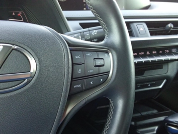 Image véhicule Lexus UX (46) Image véhicule Lexus UX (46)