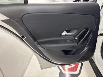 Image véhicule Mercedes CLASSE A (19) Image véhicule Mercedes CLASSE A (19)