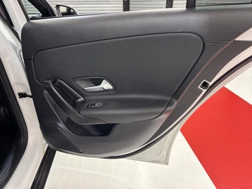 Image véhicule Mercedes CLASSE A (28) Image véhicule Mercedes CLASSE A (28)