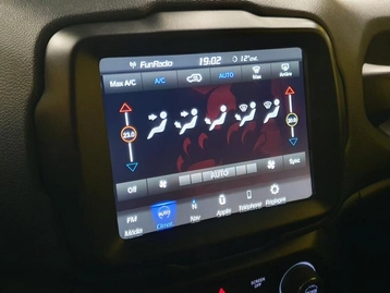 Image véhicule  Jeep RENEGADE (17)