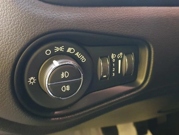 Image véhicule  Jeep RENEGADE (9)